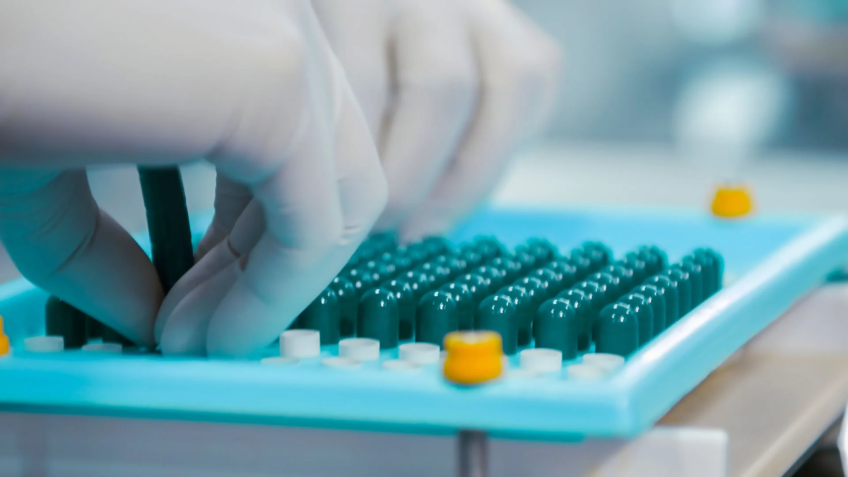 pharma-capsule-tray-lab